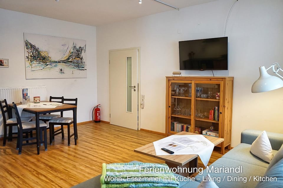 Facade/entrance, TV and multimedia, Living room, Dining area