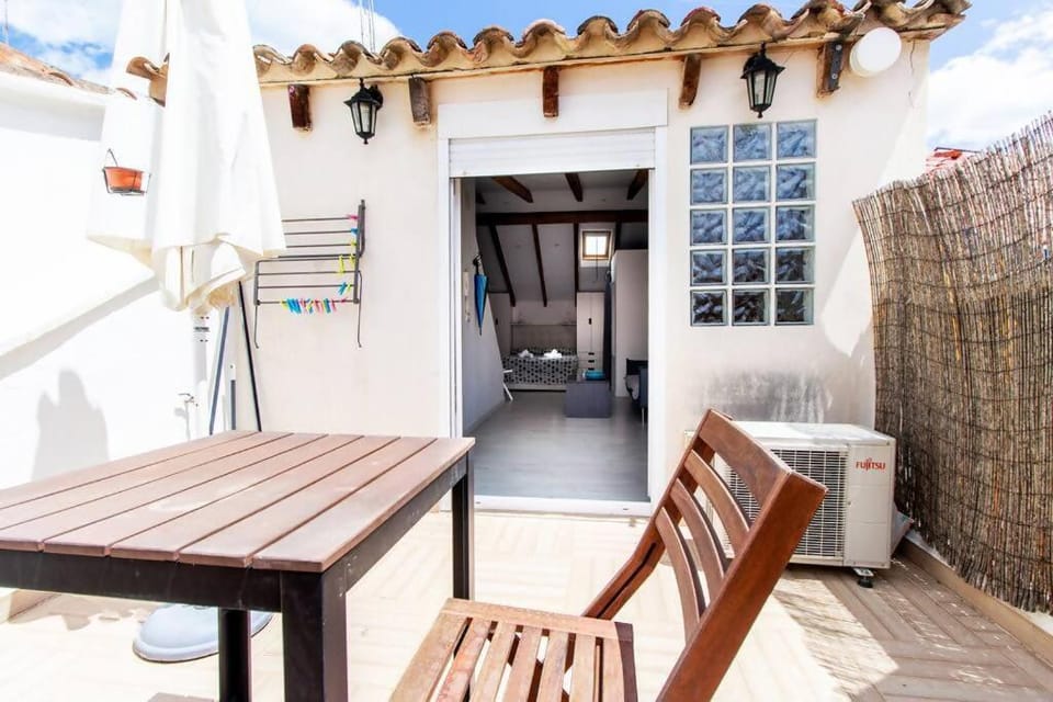 Estudio para parejas con terraza en la playa Apartment in Valencia