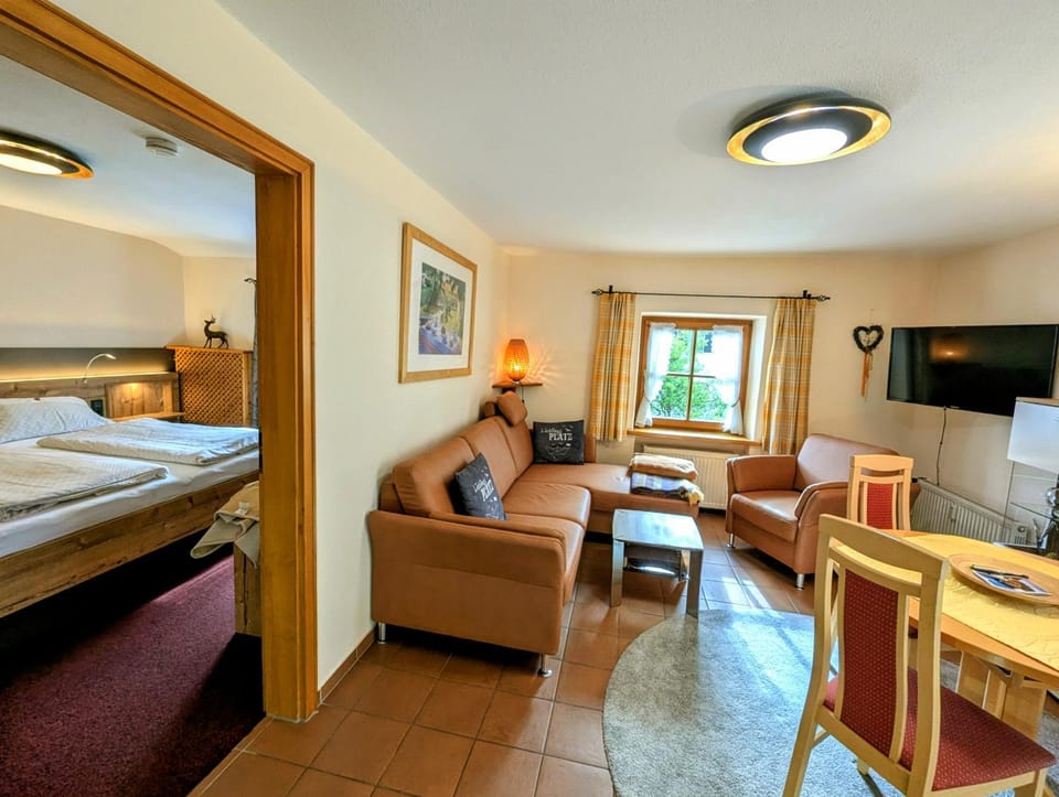 Living room, Photo of the whole room