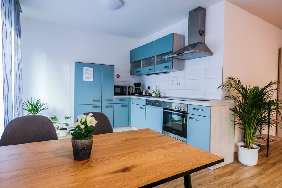 Communal lounge/ TV room, Kitchen or kitchenette, Kitchen or kitchenette, Food and drinks, Dining area, Communal kitchen