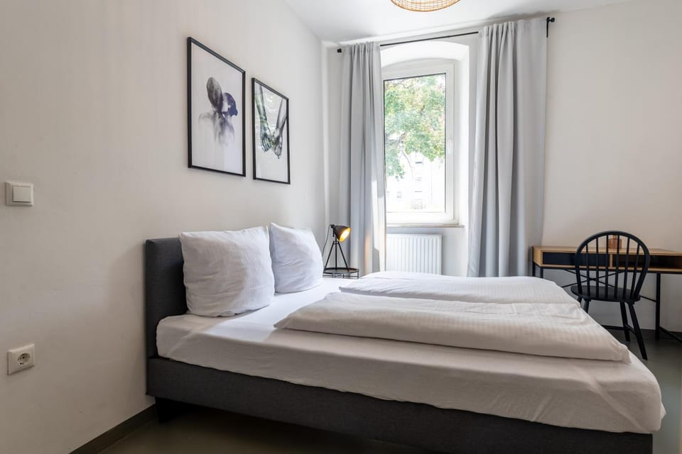 Bed, Photo of the whole room, Bedroom
