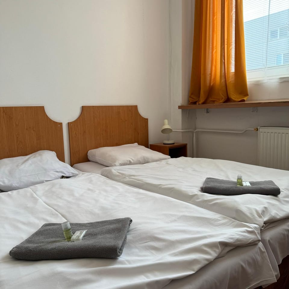 Photo of the whole room, Bedroom, towels