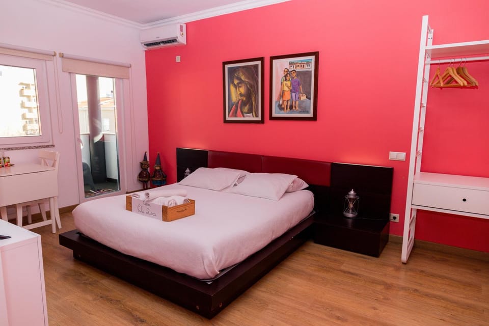 Bed, Balcony/Terrace, Bedroom, internet, wardrobe