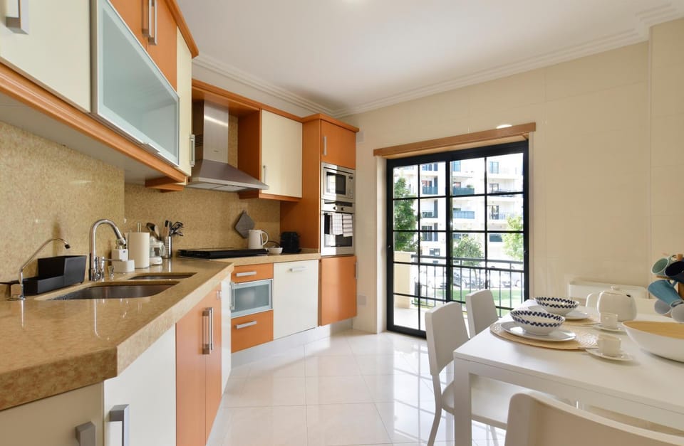 Coffee/tea facilities, Kitchen or kitchenette