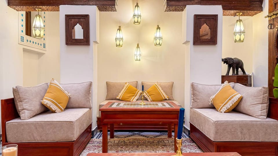 Living room, Seating area