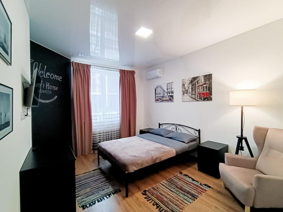 Bed, TV and multimedia, Bedroom