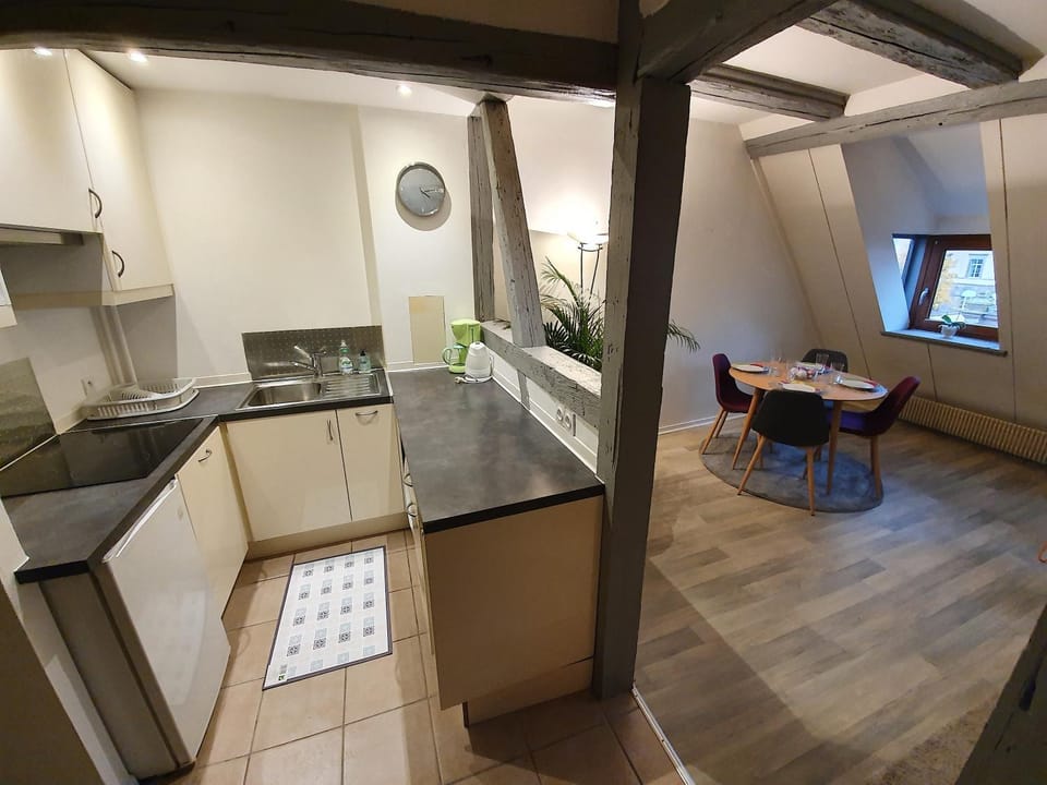 Dining area, kitchen