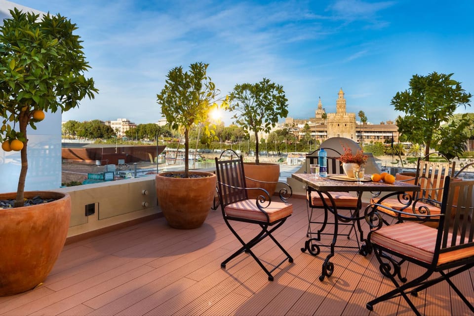 Balcony/Terrace, River view
