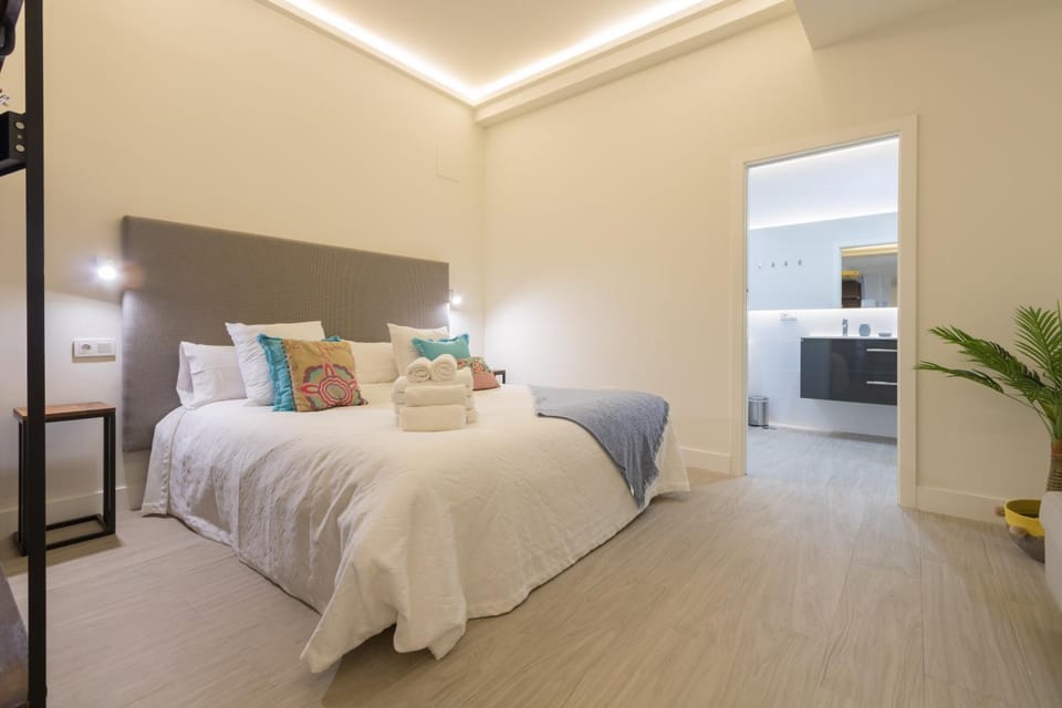 Calma Places - Almirante Hoyos Apartment in Seville