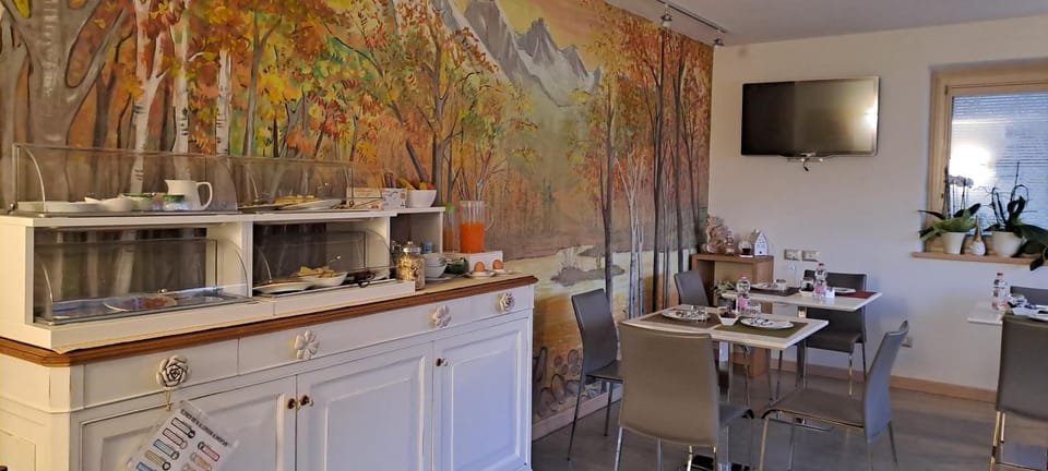 Food and drinks, Dining area