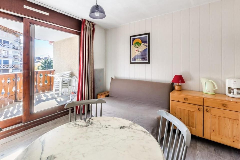 Bed, kitchen