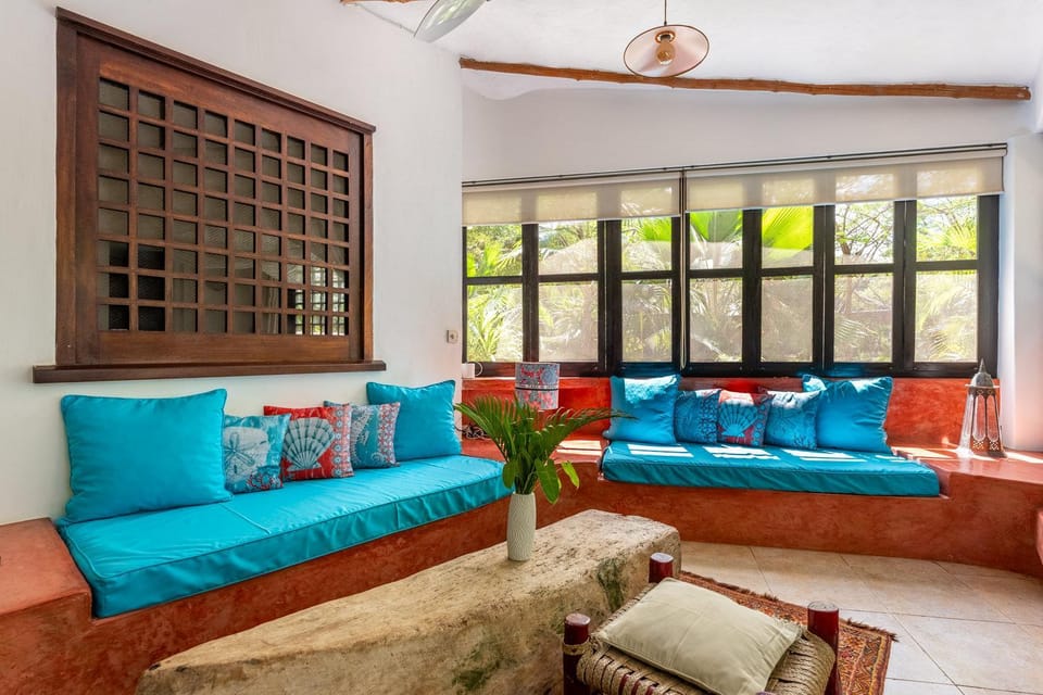 Living room, Seating area
