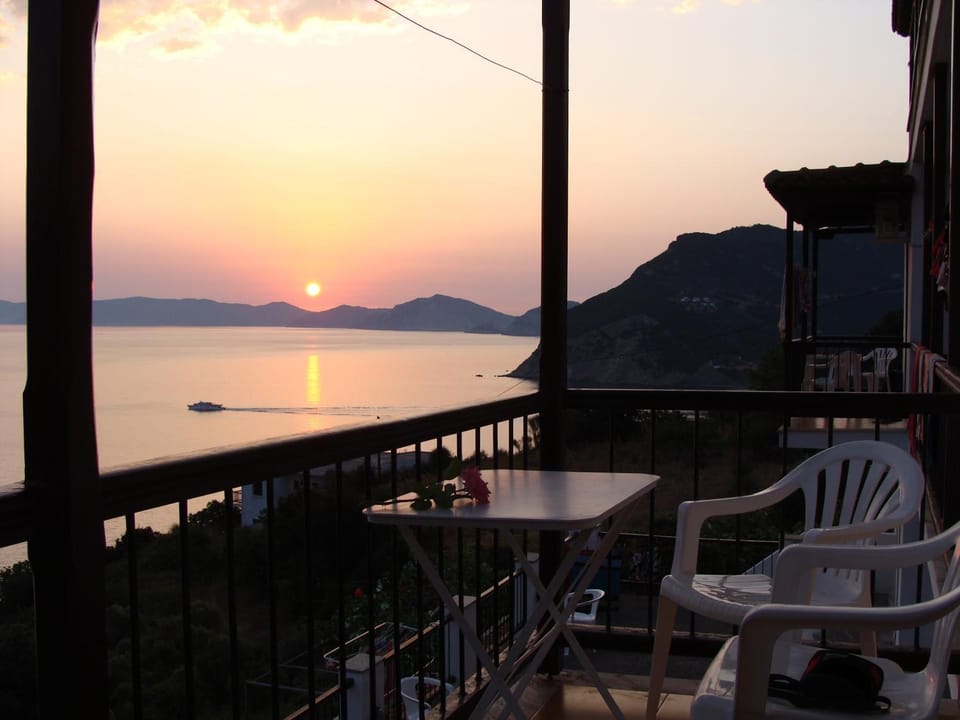 Night, View (from property/room), View (from property/room), Balcony/Terrace