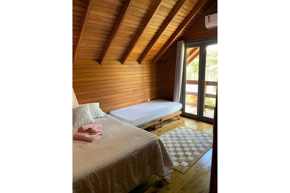 Bed, Bedroom, air conditioner