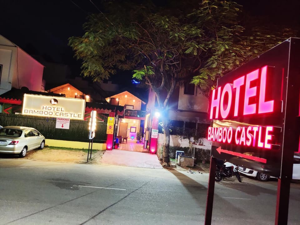 Hotel Bamboo Castle Hotel in Jaipur