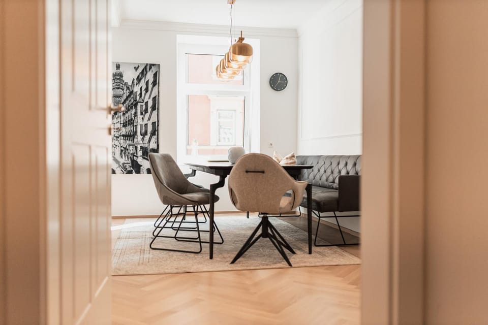 Living room, Seating area, Dining area, Food