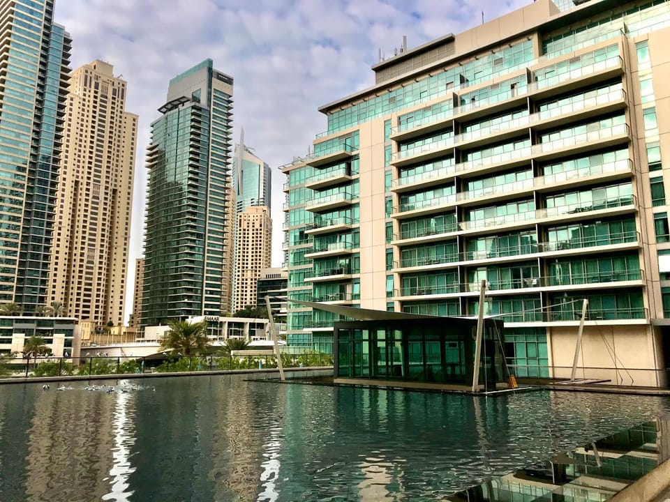 Property building, Nearby landmark, Facade/entrance, Neighbourhood, Natural landscape, Winter, On site, Sea view