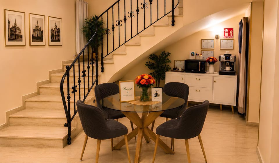 Coffee/tea facilities, Seating area