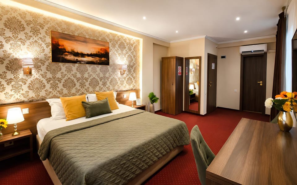 Bed, Photo of the whole room, Bedroom, wardrobe