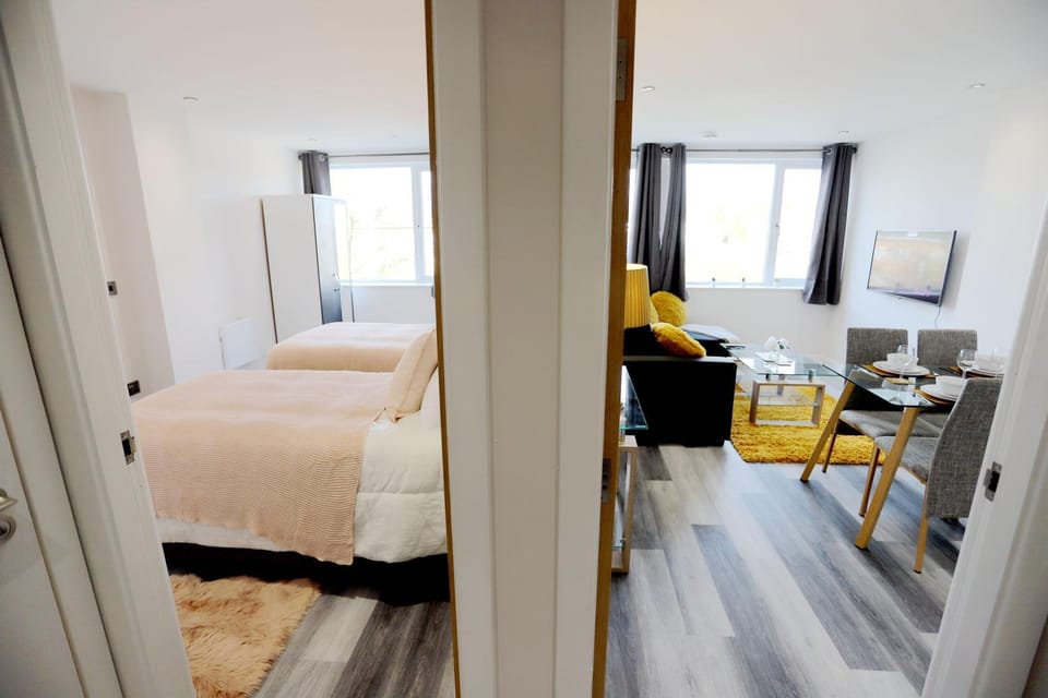 Staff, Spring, Bed, Day, Night, People, Winter, Summer, TV and multimedia, Coffee/tea facilities, Kitchen or kitchenette, Living room, Photo of the whole room, Decorative detail, Dining area, Bedroom, Autumn, On site, Sunrise, Sunset, bunk bed, Family