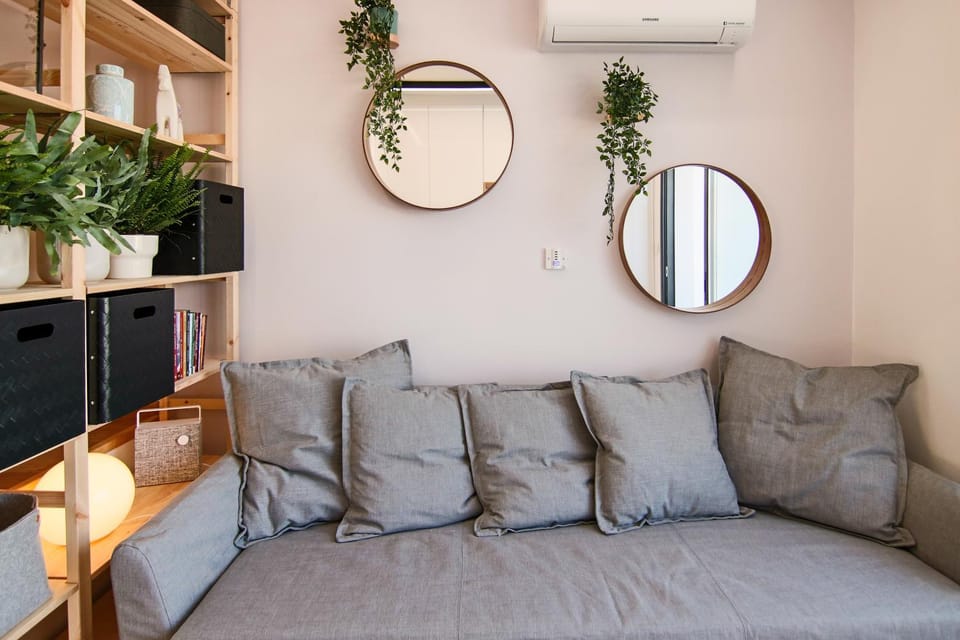 Living room, Seating area, air conditioner