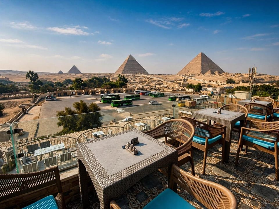 Nearby landmark, Restaurant/places to eat, Day, Balcony/Terrace, Mountain view