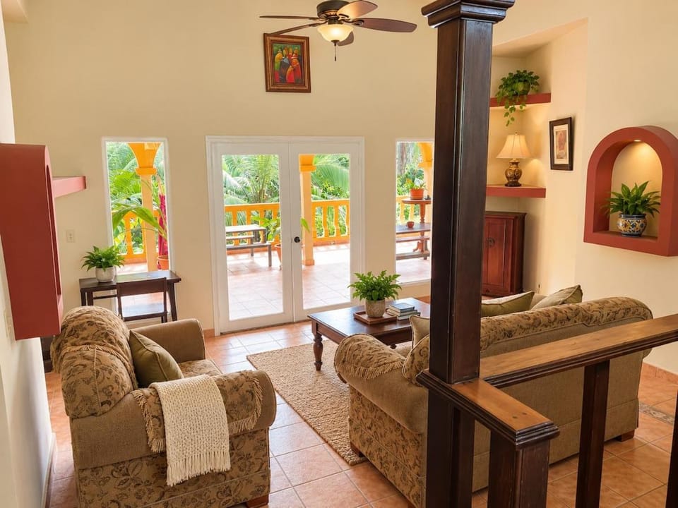 Patio, Living room