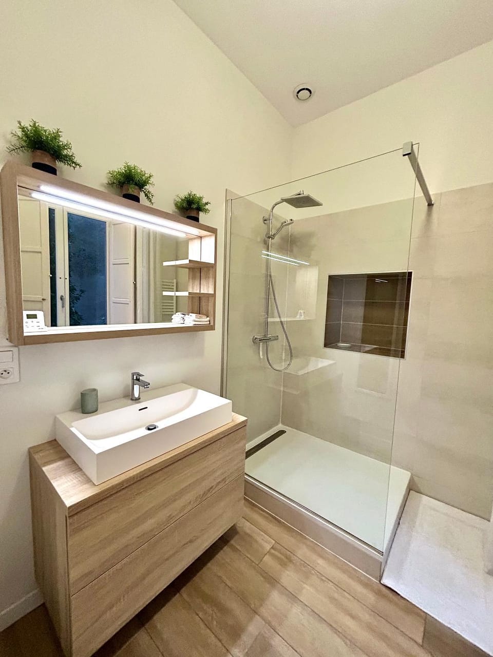 Shower, Bathroom, towels