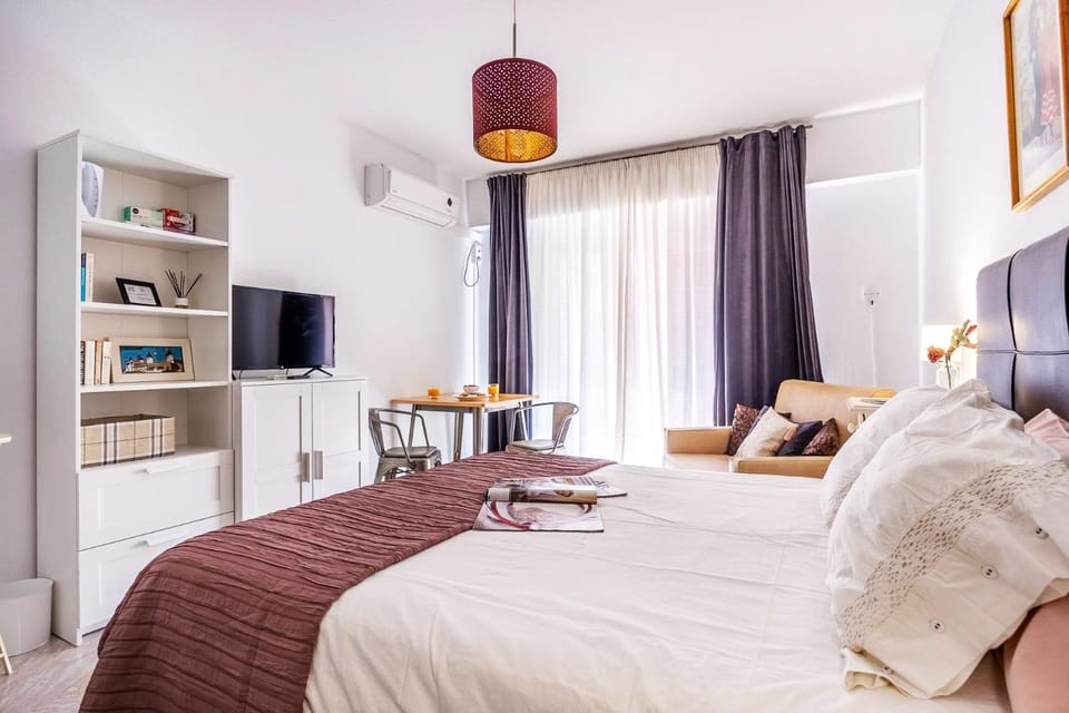 Dining area, Bedroom