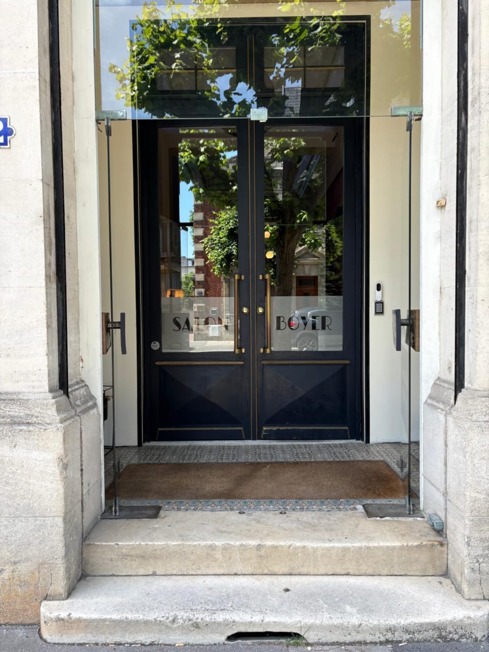 Facade/entrance