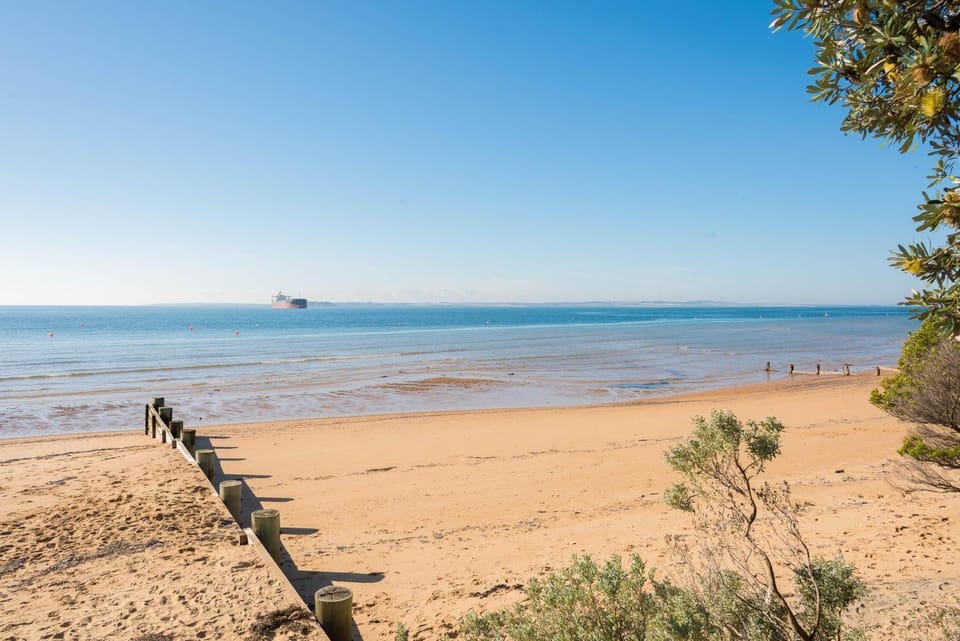 Beachfront Retreat Amazing 5 bedroom House House in Cowes