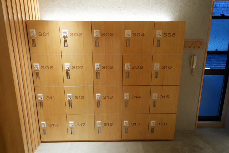locker