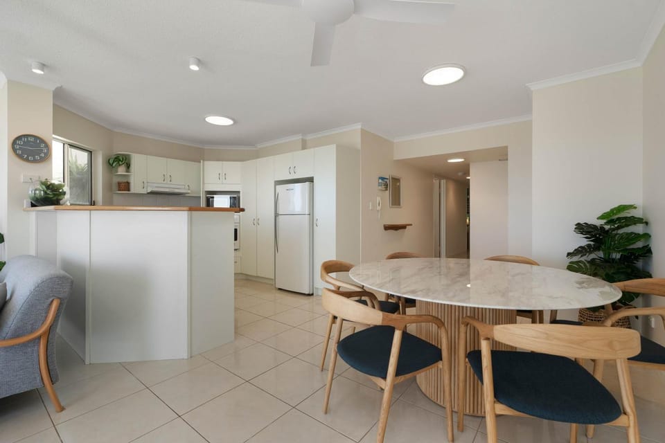 Pacific Waves Apartments Apartment in Sunrise Beach