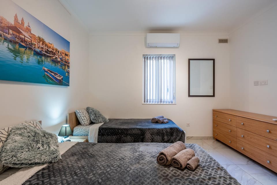 Modern Apartment in the heart of Bugibba Vacation rental in Saint Paul's Bay