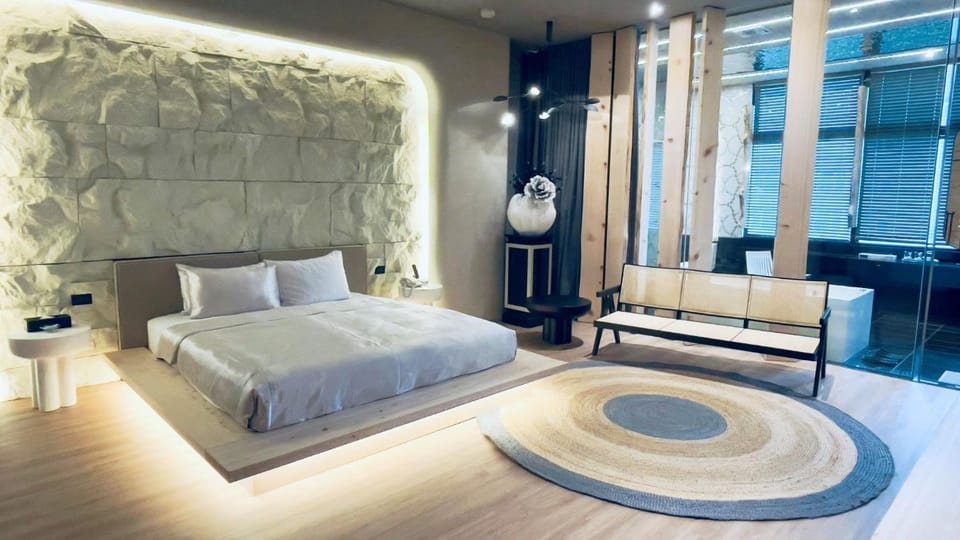 Bed, Photo of the whole room, Bedroom