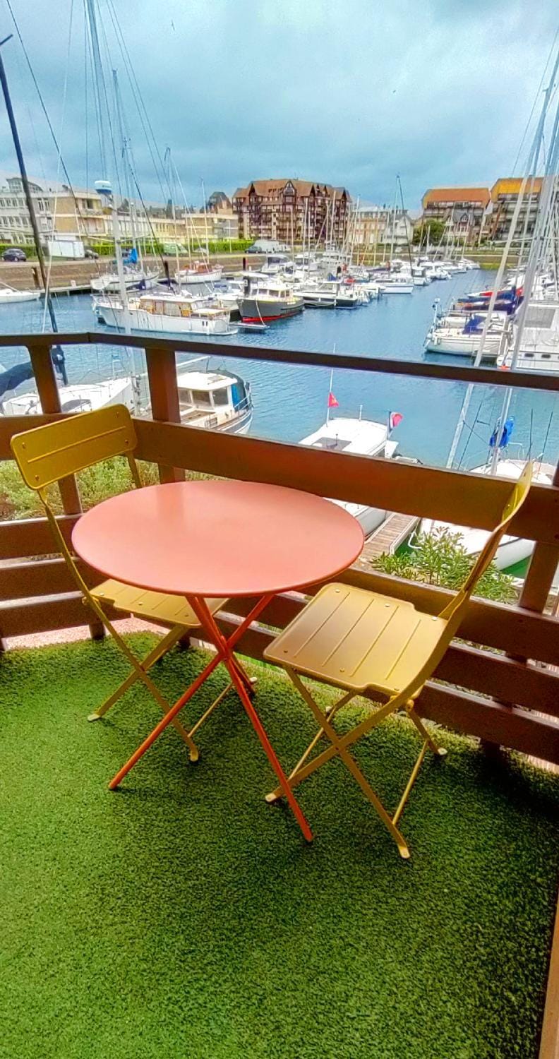 Natural landscape, Balcony/Terrace, Sea view