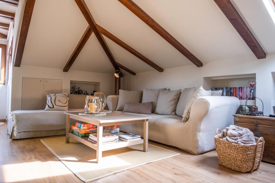 Living room, Entertainment