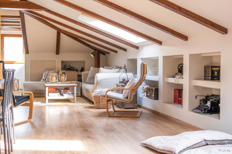 Living room, Entertainment