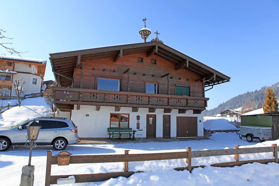 Facade/entrance, Winter