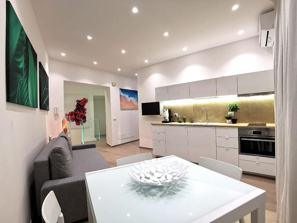 Kitchen or kitchenette, Living room