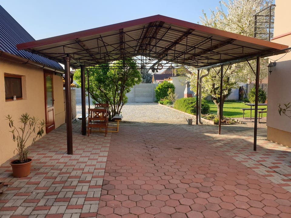 BBQ facilities, Garden