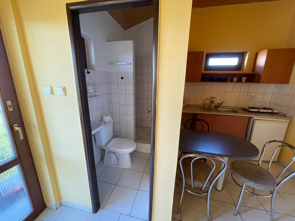 Bathroom, Kitchen or kitchenette