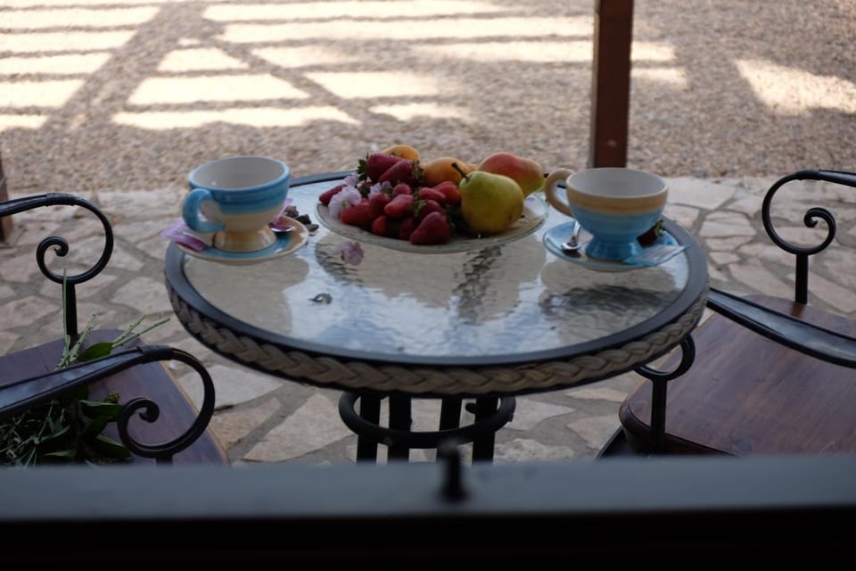 Balcony/Terrace, Food and drinks