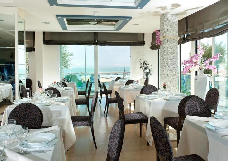 Restaurant/places to eat, Food and drinks