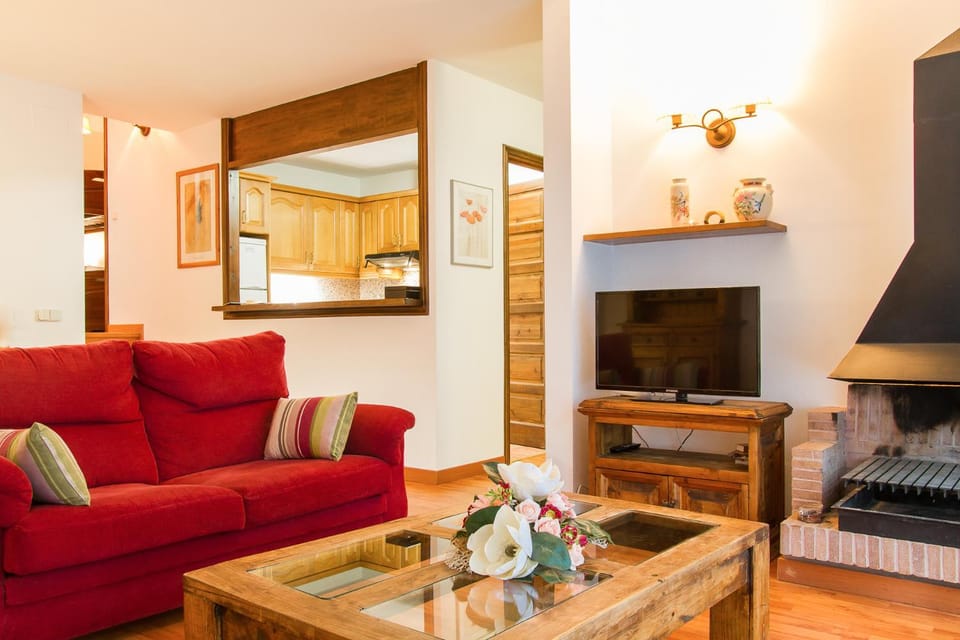 Kitchen or kitchenette, Living room, Dining area