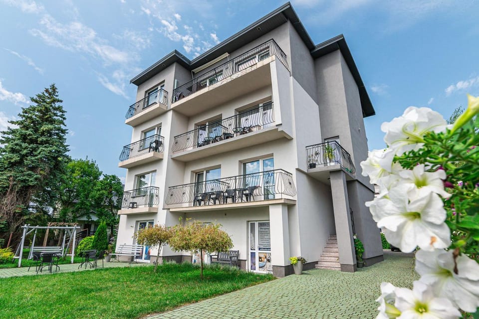 Property building, Natural landscape, Garden, View (from property/room), Balcony/Terrace, Garden view, Breakfast