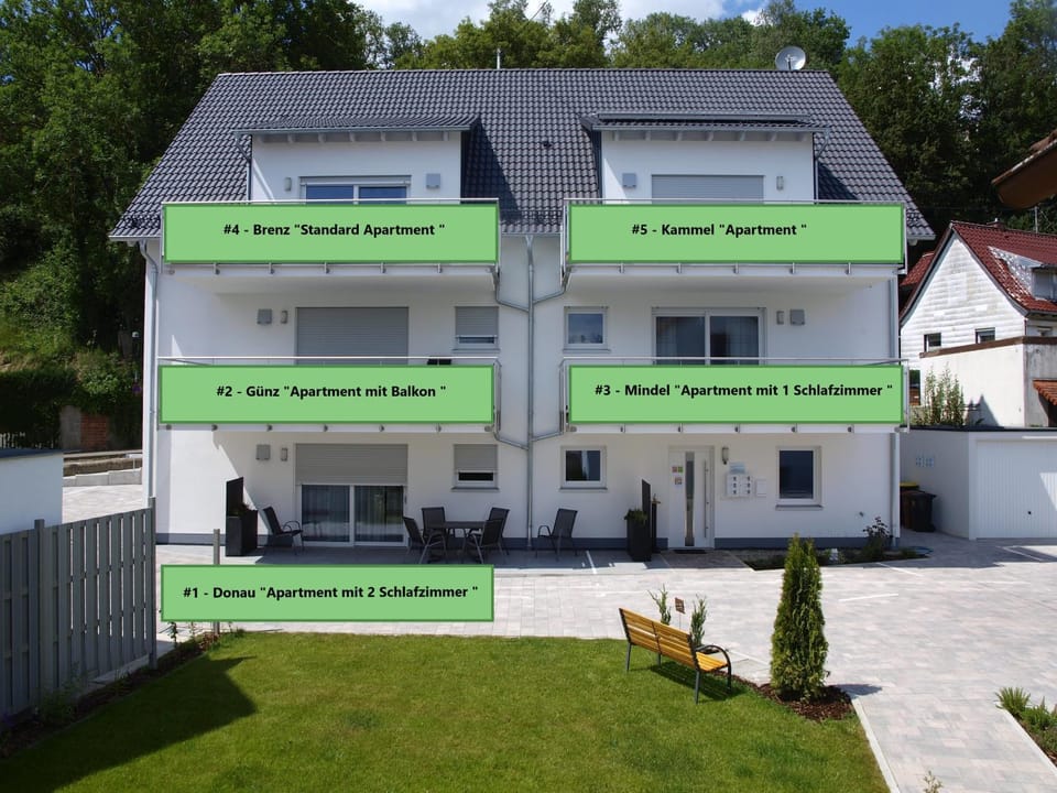 Facade/entrance, Floor plan