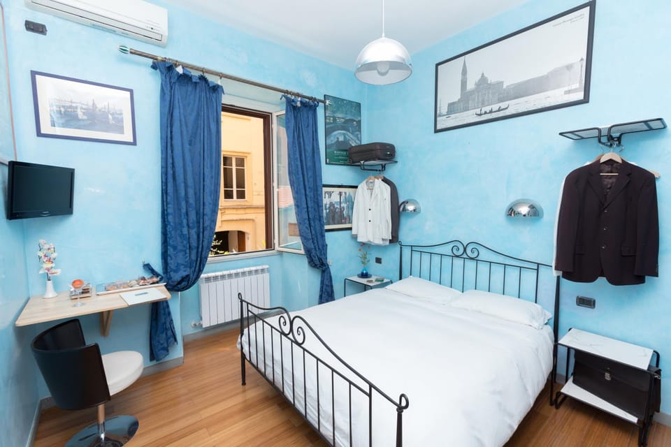 Bed, Photo of the whole room, Bedroom, hair dresser
