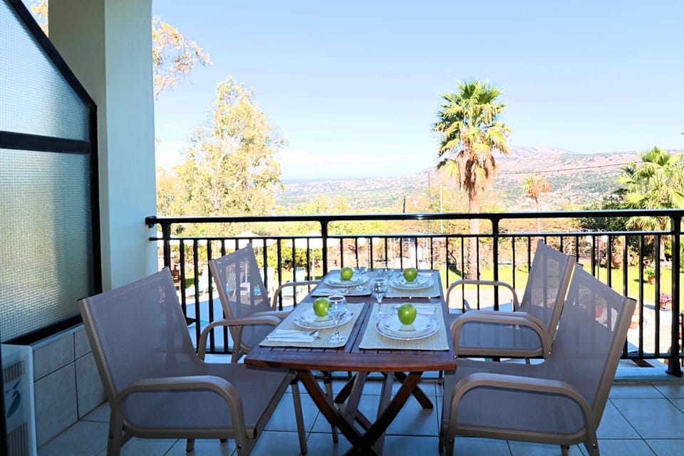 View (from property/room), Balcony/Terrace, Mountain view