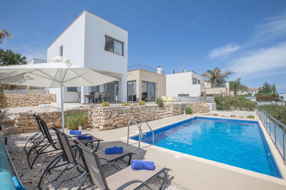 Property building, Garden, Seating area, Swimming pool